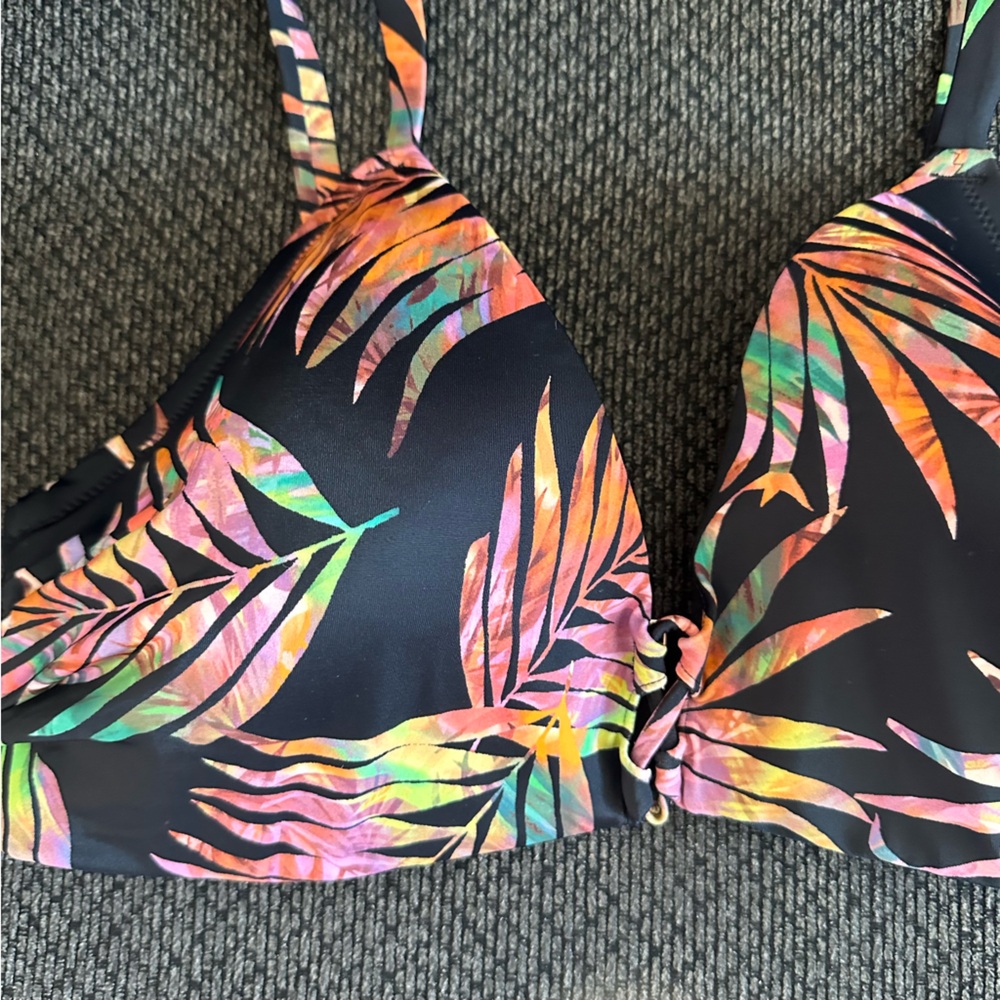 Shade & Shore Bikini Top Tropical / Floral size 38D lightly lined - Picture 5 of 5